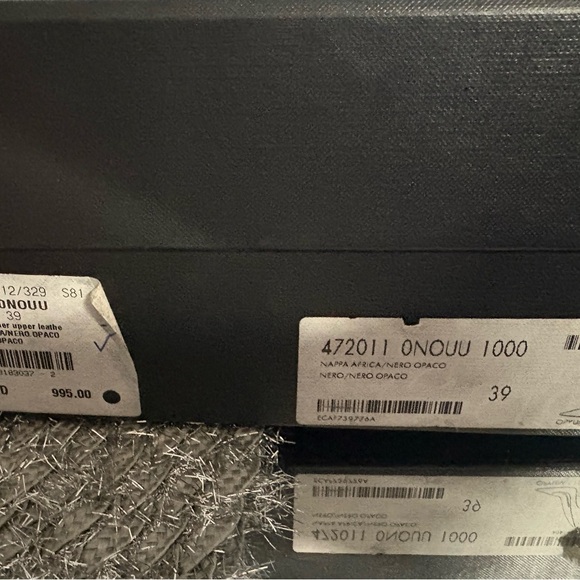 Saint Laurent Black Heels with Iconic Logo - Picture 9 of 10